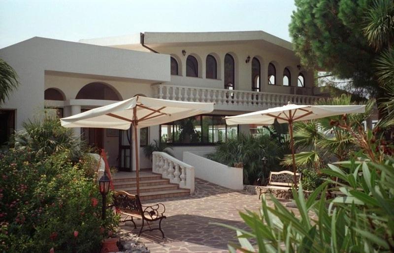 Villaggio Pineta Petto Bianco Capo Vaticano Exterior foto