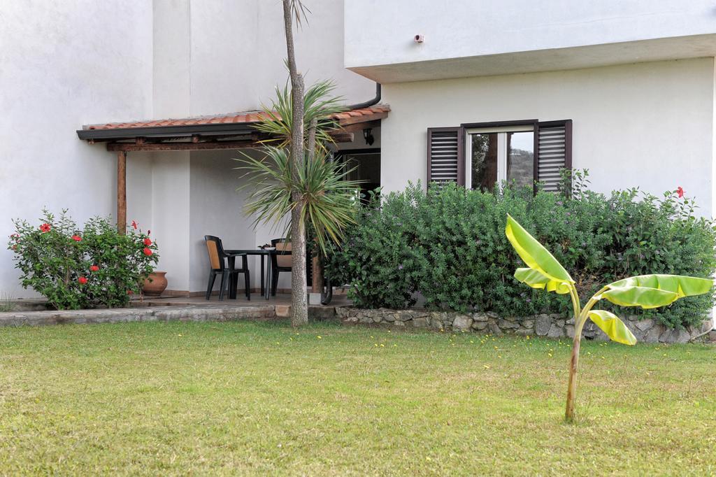 Villaggio Pineta Petto Bianco Capo Vaticano Quarto foto